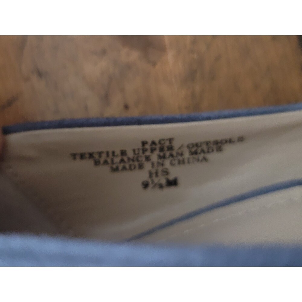 Charles by Charles David Pointed-Toe Frosted Blue Pact Pump Heel- Size 9.5 - Picture 6 of 7